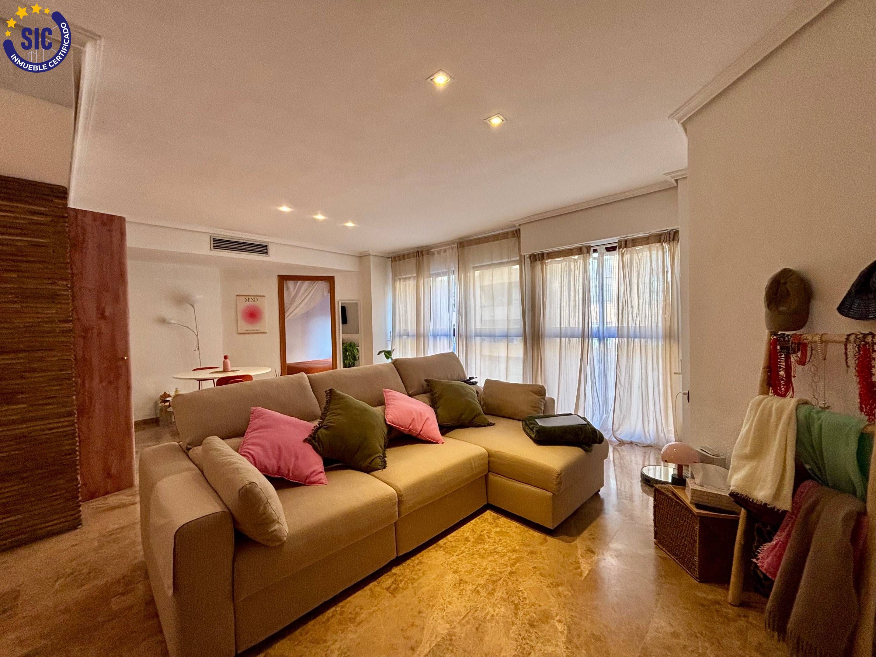 Sala d'estar de Pis en venda en  Valencia Capital amb Aire condicionat