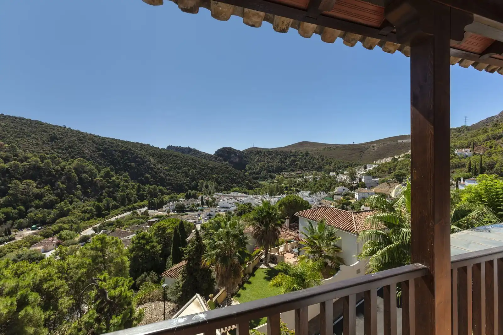 Vista exterior de Casa o chalet en venta en Igualeja con Aire acondicionado, Jardín privado y Piscina