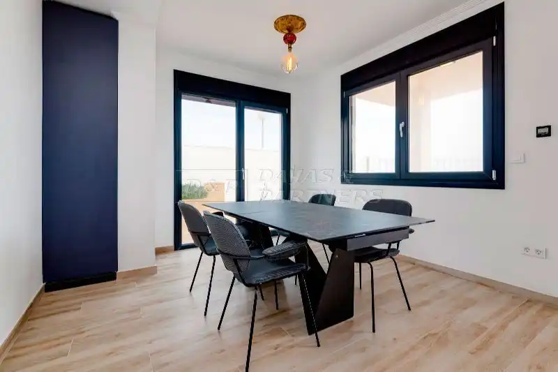 Chalet con terraza en venta en Playa de los Locos, imagen 3