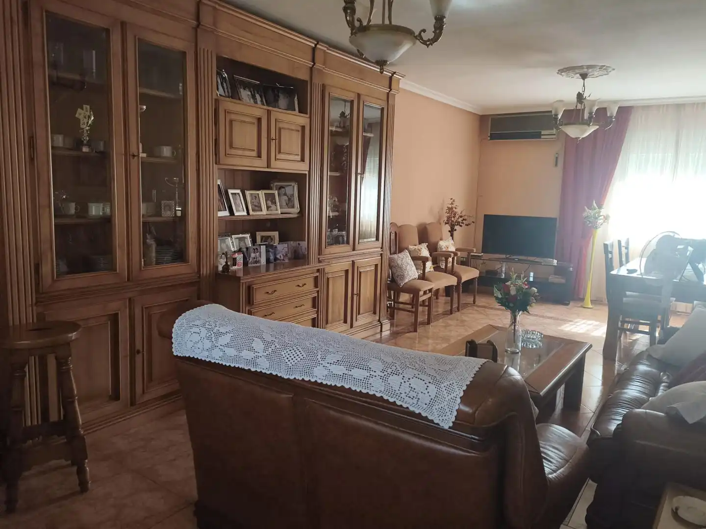 Sala d'estar de Casa o xalet en venda en Villaluenga de la Sagra amb Aire condicionat, Calefacció i Jardí privat