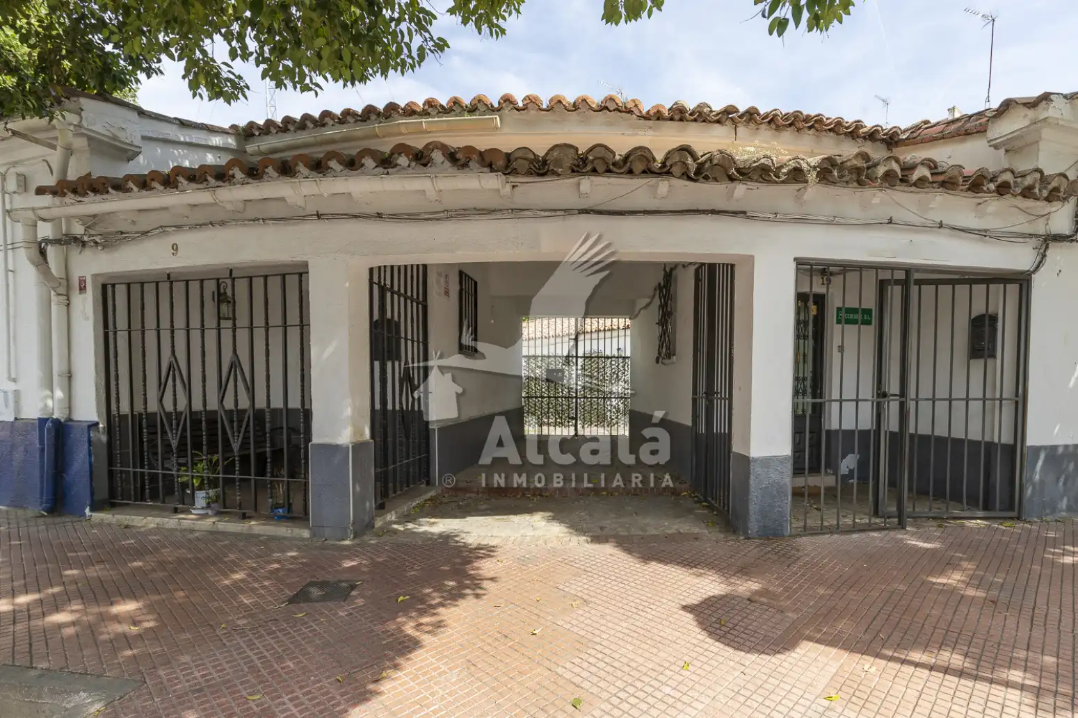 Außenansicht von Einfamilien-Reihenhaus zum Verkauf in Alcalá de Henares
