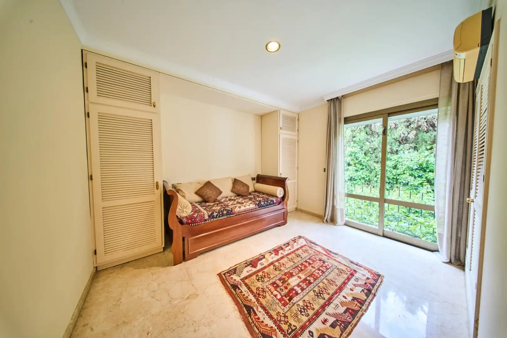 Habitación de Casa o chalet en venta en Marbella con Aire acondicionado, Calefacción y Jardín privado