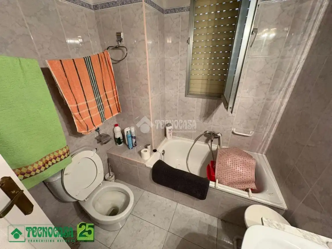 Bathroom of Flat for sale in Piedrabuena
