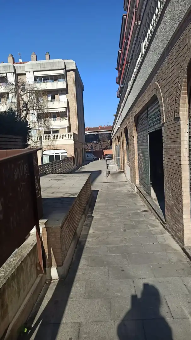 Local comercial de lloguer a LLUIS PERICOT, imagen 2