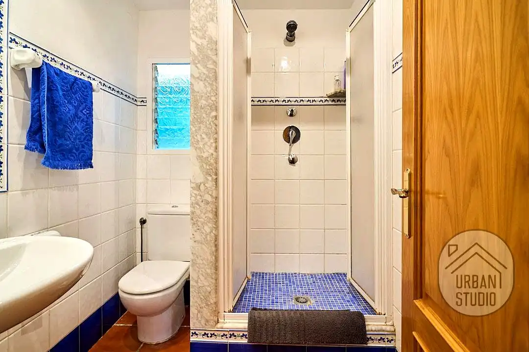 Bathroom of Houses for sale in Cocentaina  with Heating, Terrace and Swimming Pool