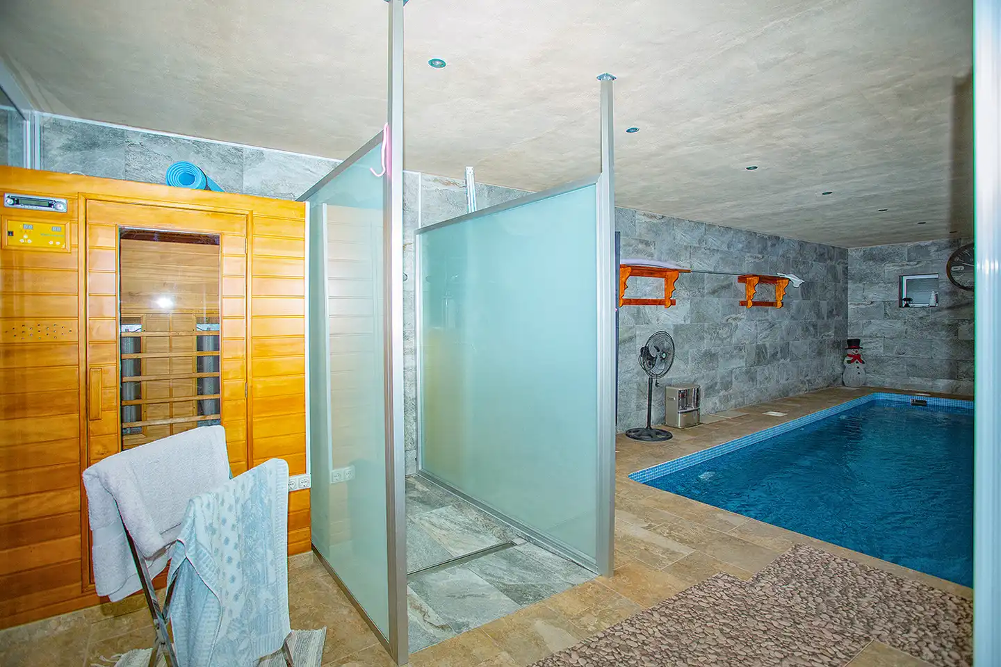 Piscina de Finca rústica en venta en Aspe con Aire acondicionado, Calefacción y Jardín privado