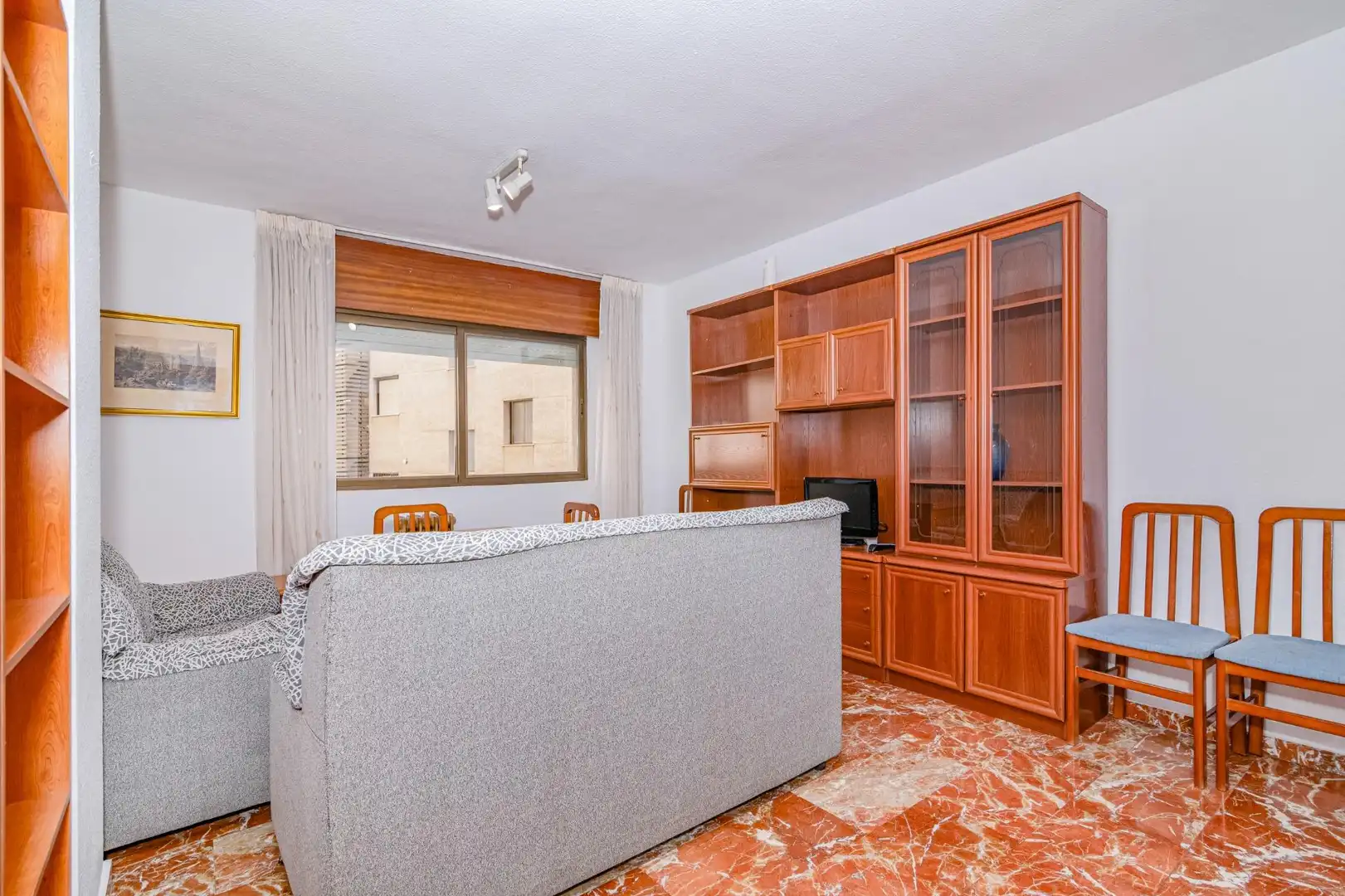 Sala d'estar de Pis en venda en Granada amb Calefacció i Moblat