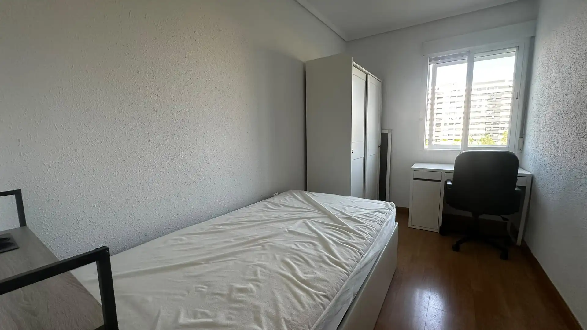 Bedroom of Flat for rent in Madrid  with Heating