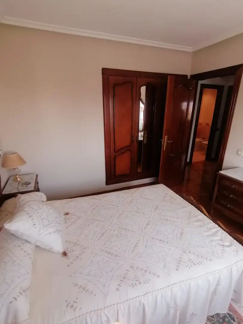 Bedroom of Flat for rent in Gijón   with Heating, Parquet flooring and Furnished