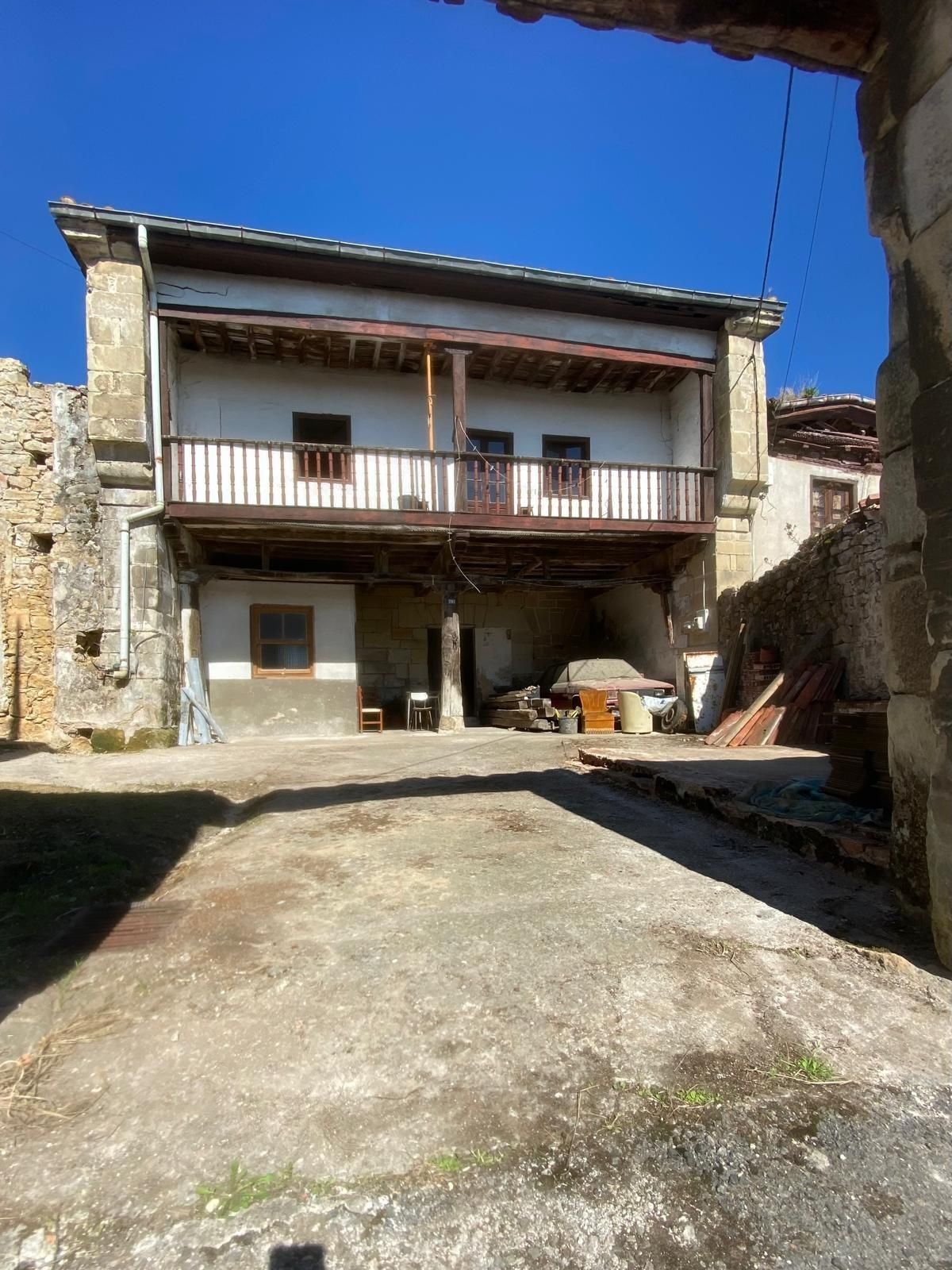 Single-family semi-detached for sale in Barrio de Cerrazo