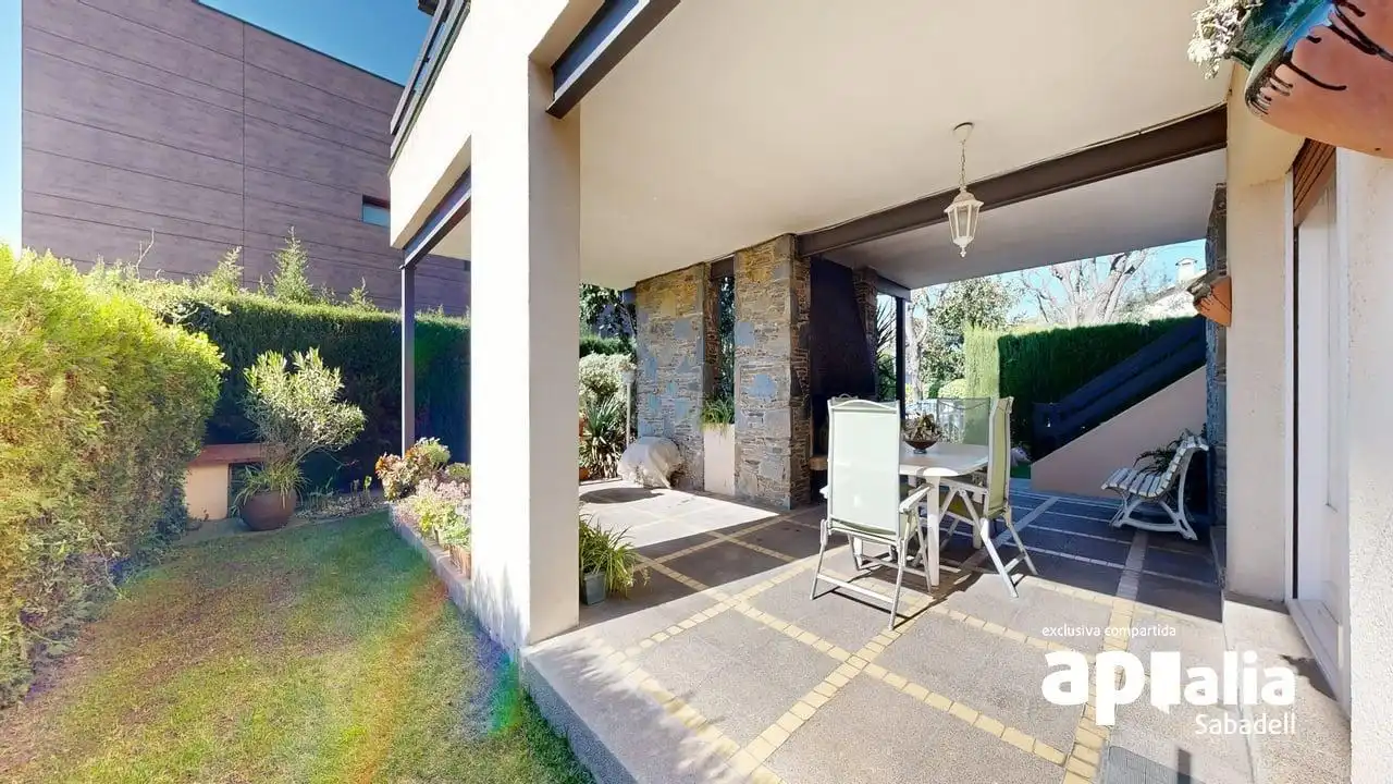 Terrassa de Casa o xalet en venda en Barberà del Vallès amb Aire condicionat, Calefacció i Jardí privat