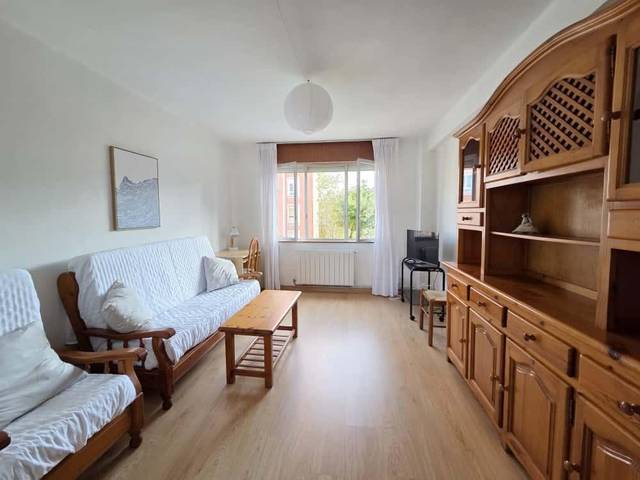 Piso en Alquiler en  UNIVERSIDAD en Los Castros