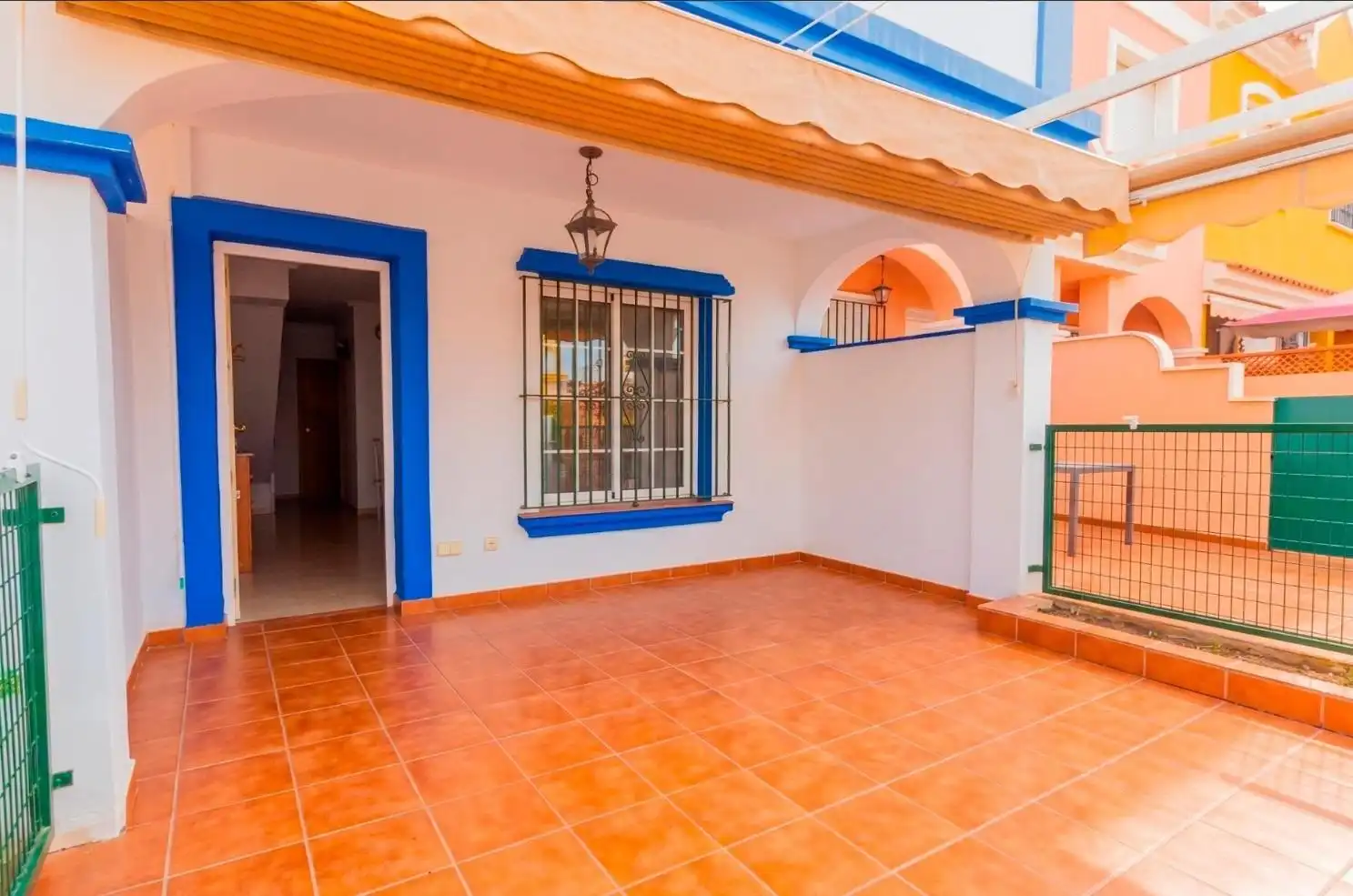 Casa amb terrassa en venda a Calle HISPASAT, imagen 2