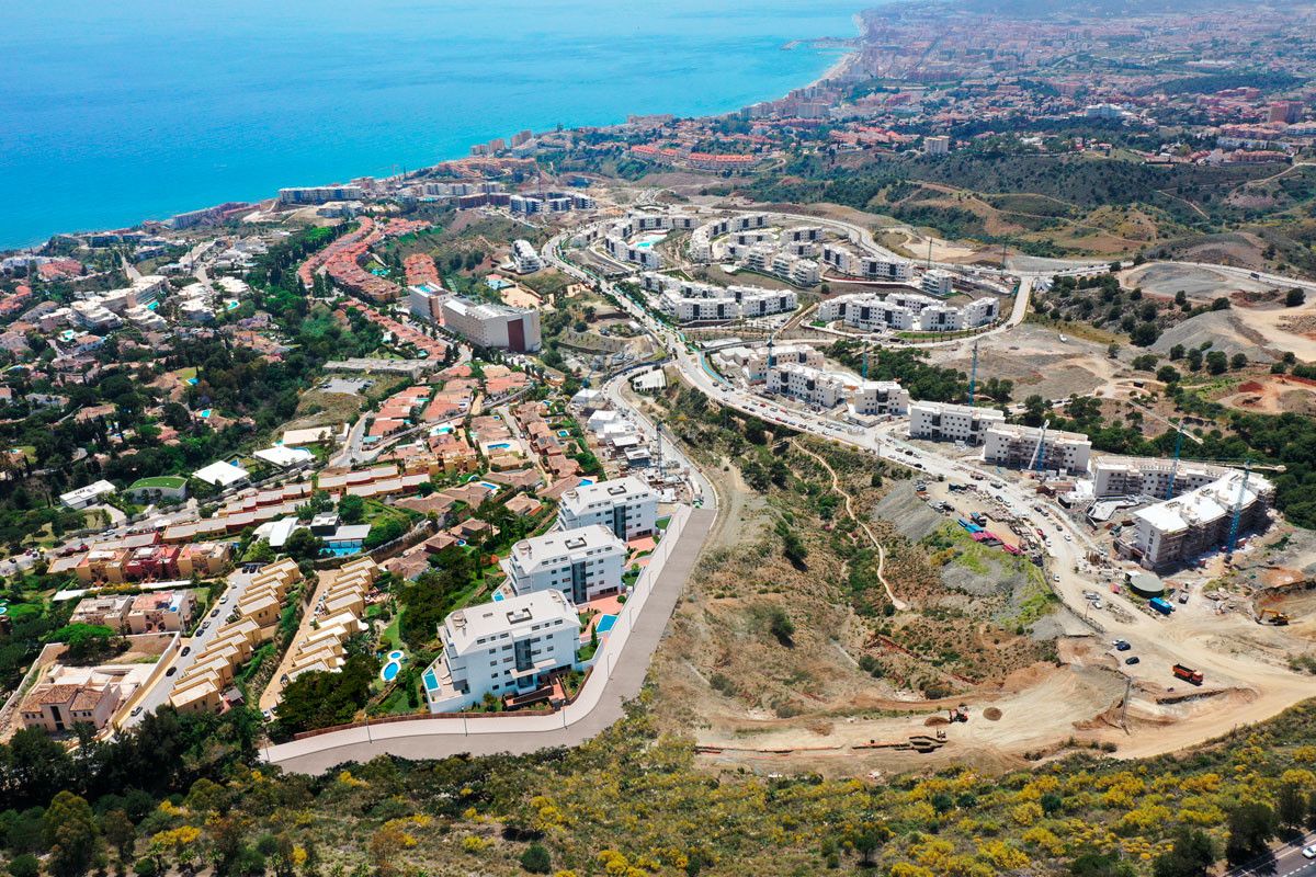 Exterior view of Flat for sale in Fuengirola  with Air Conditioner, Terrace and Storage room