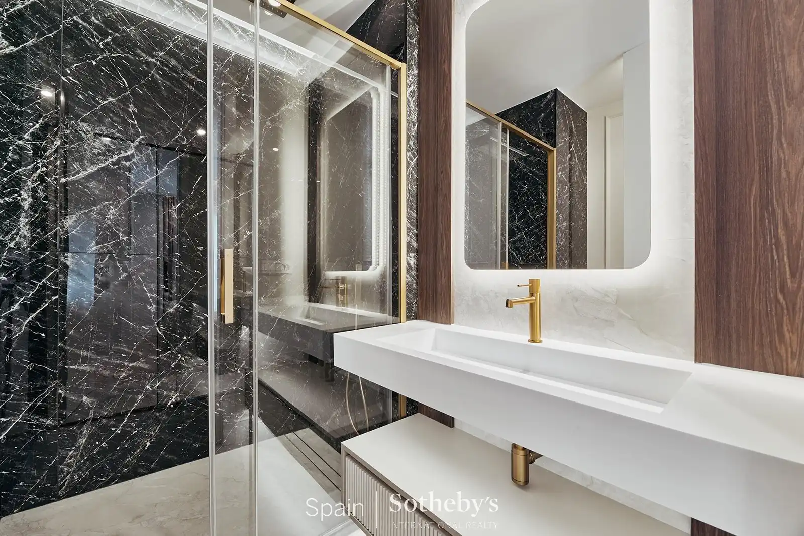 Bany de Apartament en venda en Madrid amb Aire condicionat i Calefacció