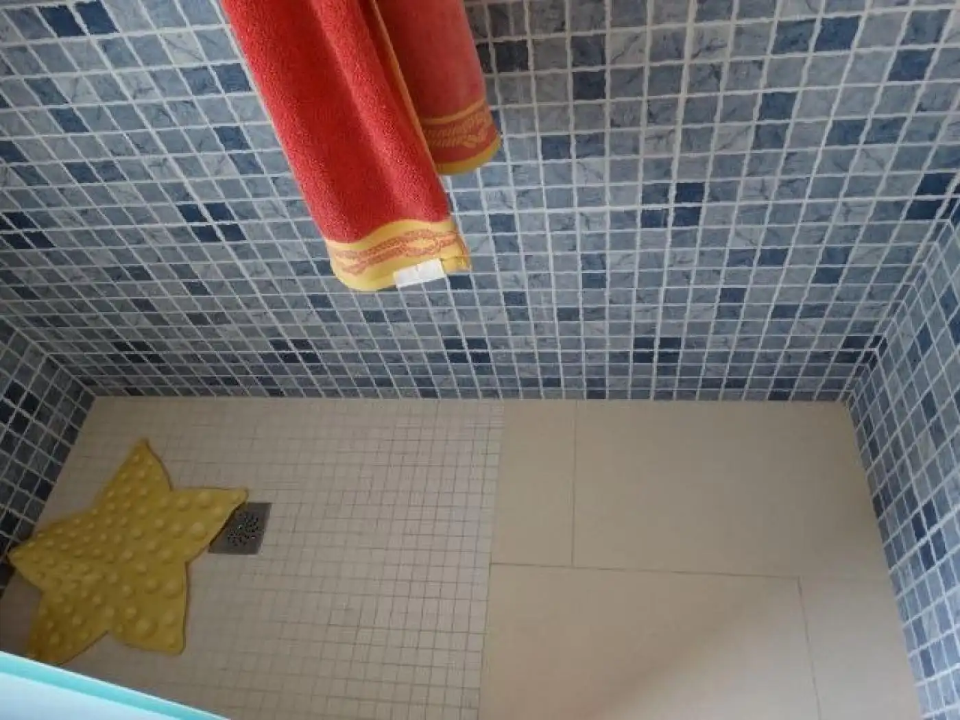 Bany de Casa o xalet en venda en Villanueva del Rosario amb Aire condicionat, Terrassa i Moblat