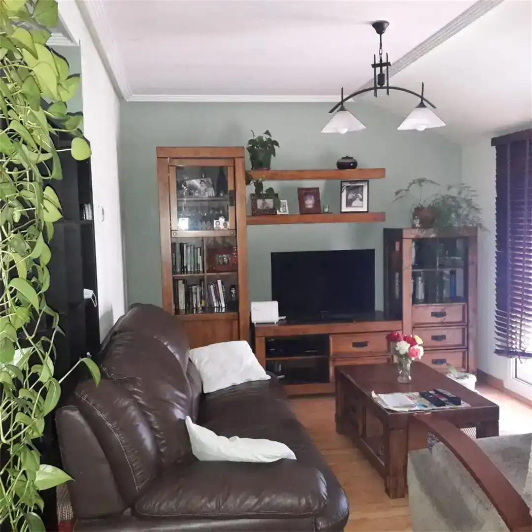 Sala d'estar de Àtic en venda en Peñaranda de Bracamonte amb Parquet, Traster i Moblat