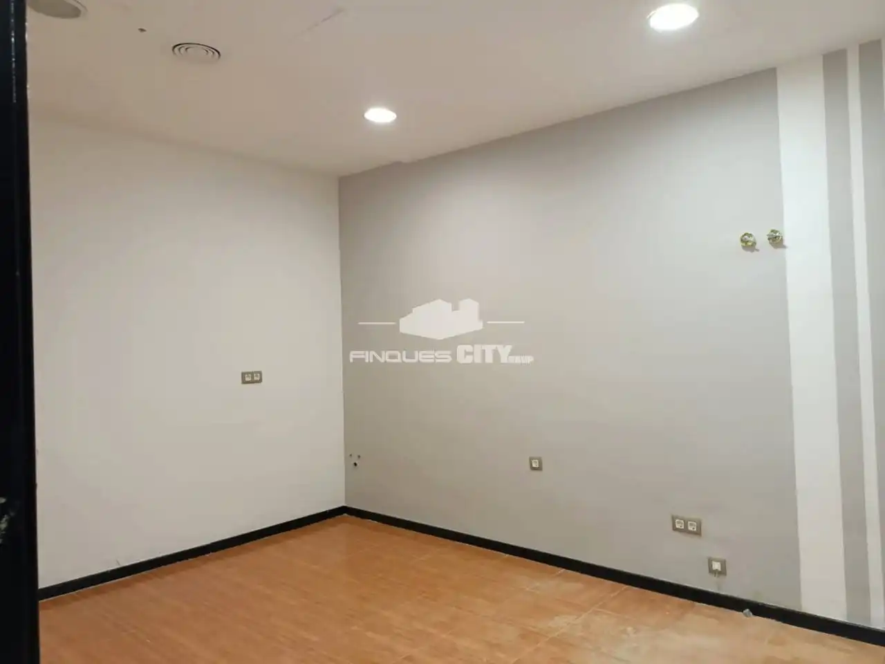 Business premises to rent in Plaza Reis Catòlics 11, imagen 18