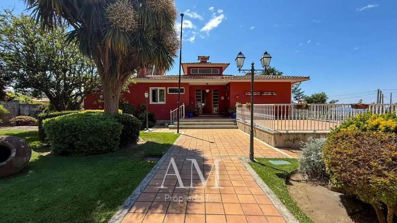Jardí de Casa o xalet en venda en Vigo  amb Calefacció, Jardí privat i Terrassa