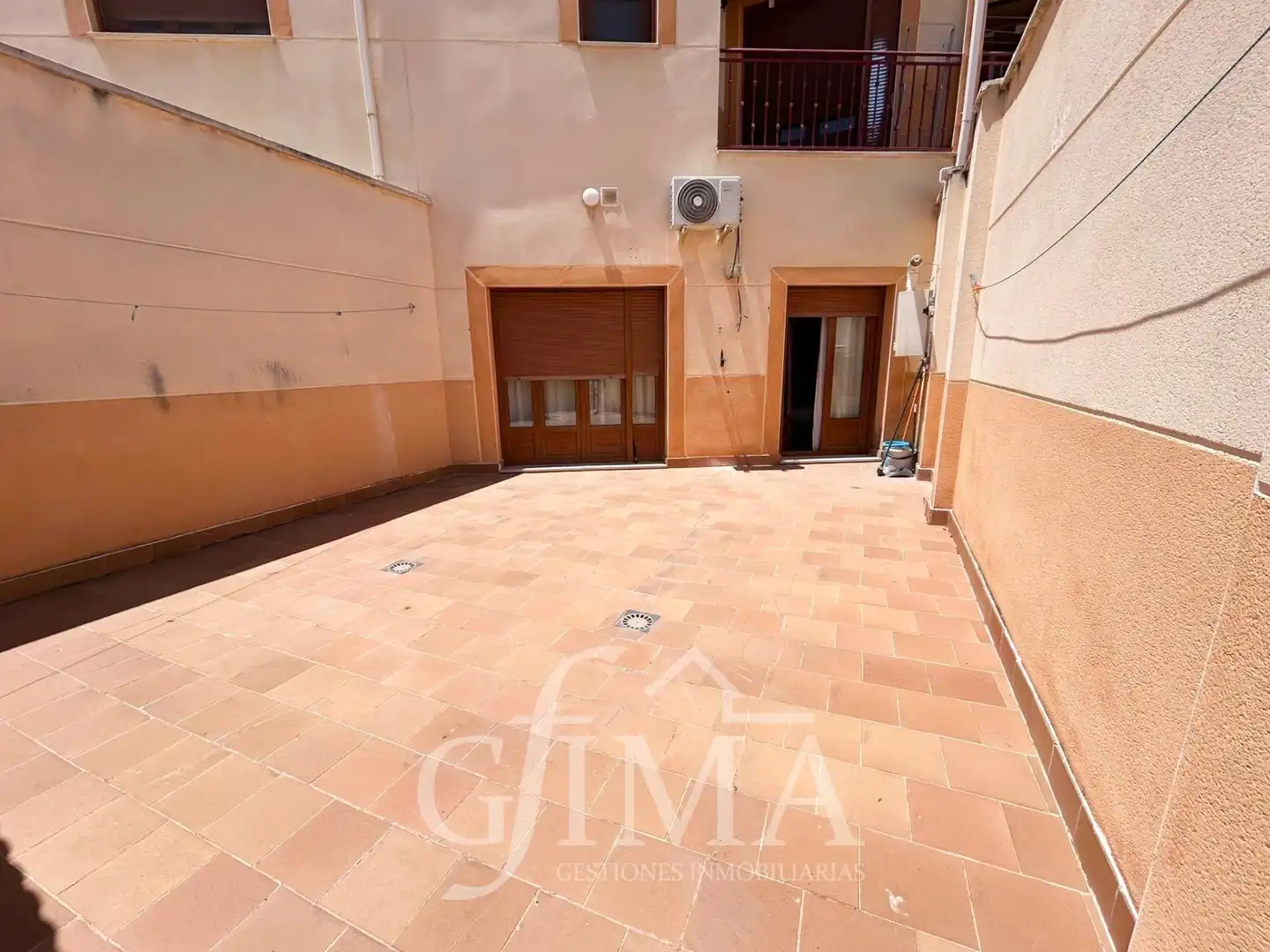 Garden of Ground floor for sale in Tomelloso  with Air Conditioner, Heating and Furnished