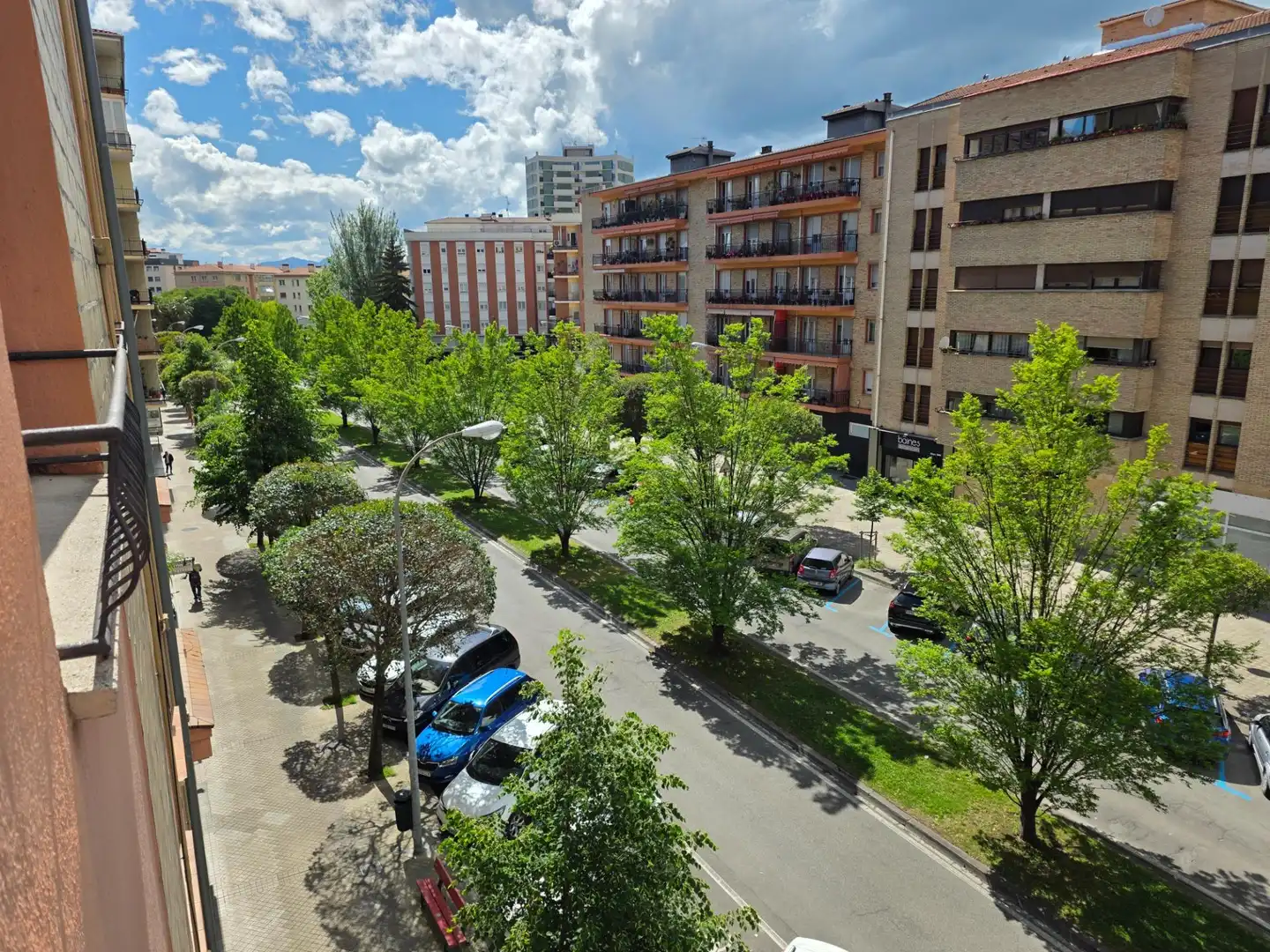 Außenansicht von Wohnung zum Verkauf in  Pamplona / Iruña mit Heizung