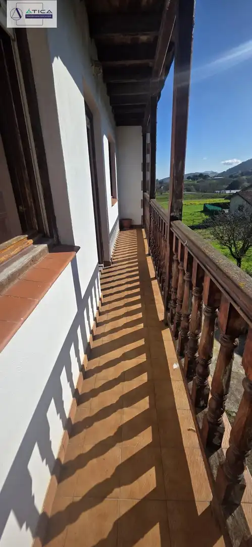 Terrassa de Casa adosada en venda en Bárcena de Cicero amb Jardí privat, Moblat i Balcó