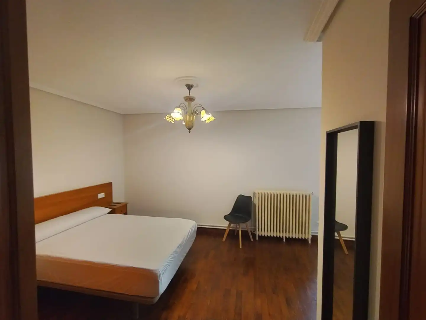 Habitación de Piso para compartir en Santiago de Compostela  con Calefacción, Parquet y Amueblado