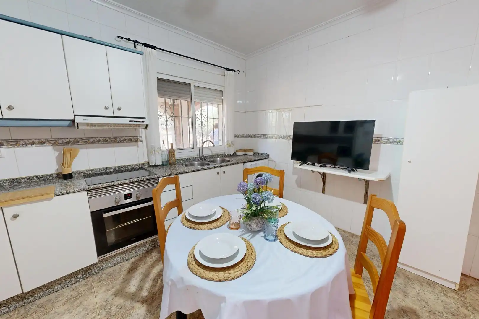 Cuina de Casa o xalet en venda en Cartagena amb Aire condicionat, Calefacció i Jardí privat