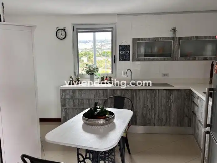 Flat for sale in Calle la Gorvorana, Longuera - Toscal