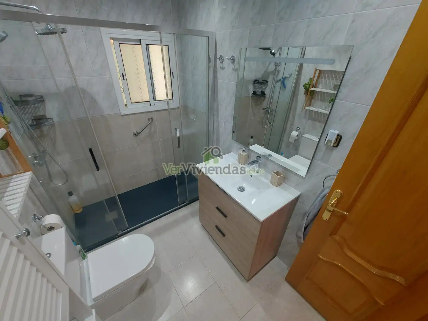 Bany de Casa o xalet en venda en Abrera amb Aire condicionat, Calefacció i Jardí privat