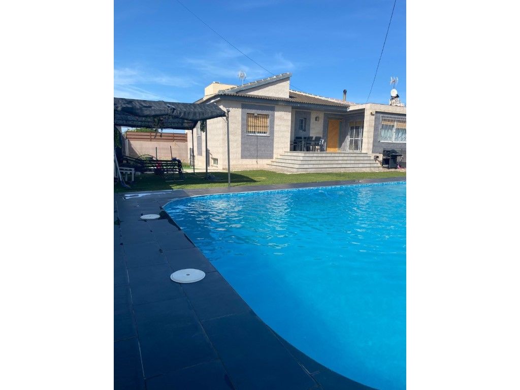 Piscina de Finca rústica en venda en Torrevieja amb Calefacció, Terrassa i Traster