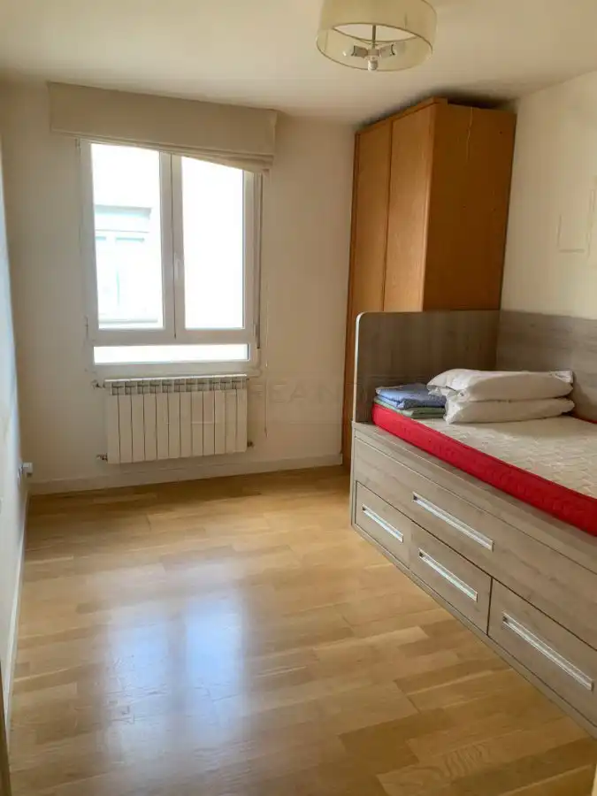 Dormitori de Àtic en venda en Vitoria - Gasteiz amb Calefacció, Parquet i Terrassa