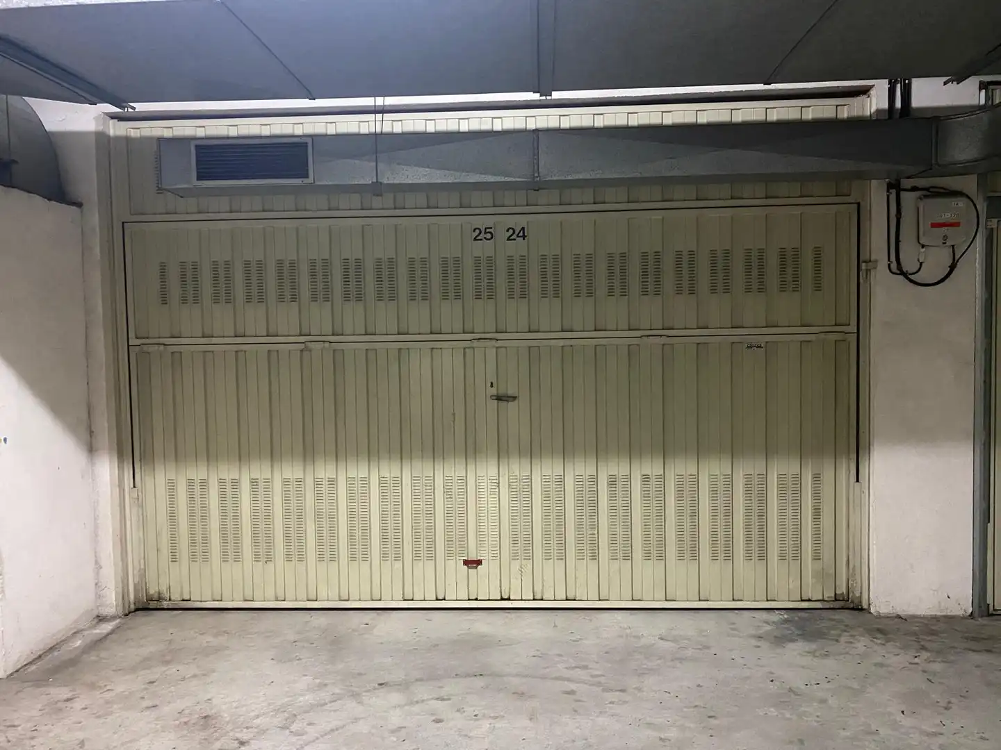 Parking de Piso en venta en Aretxabaleta con Trastero, Amueblado y Balcón