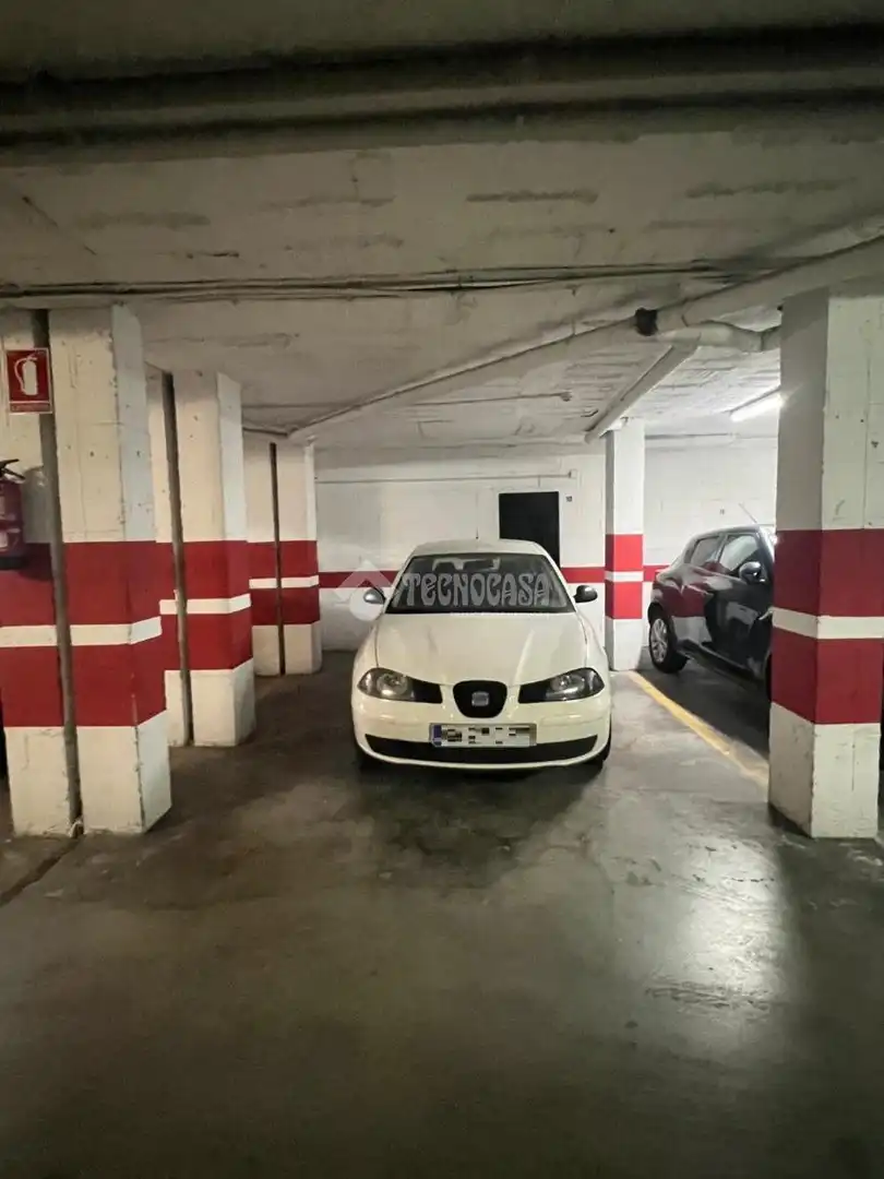 Parking de Piso en venta en Dos Hermanas con Terraza
