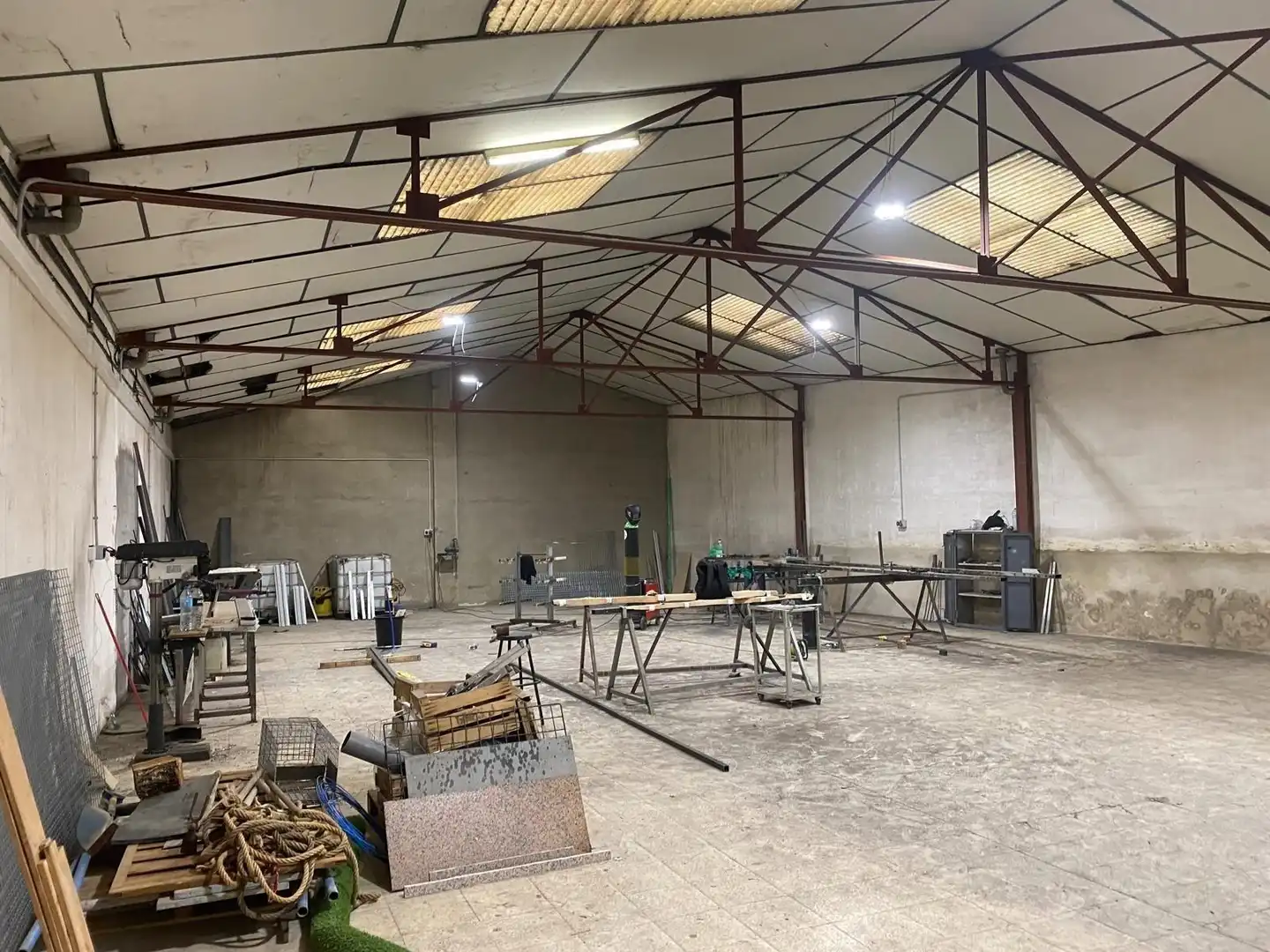 Nave industrial en venta en Hostal