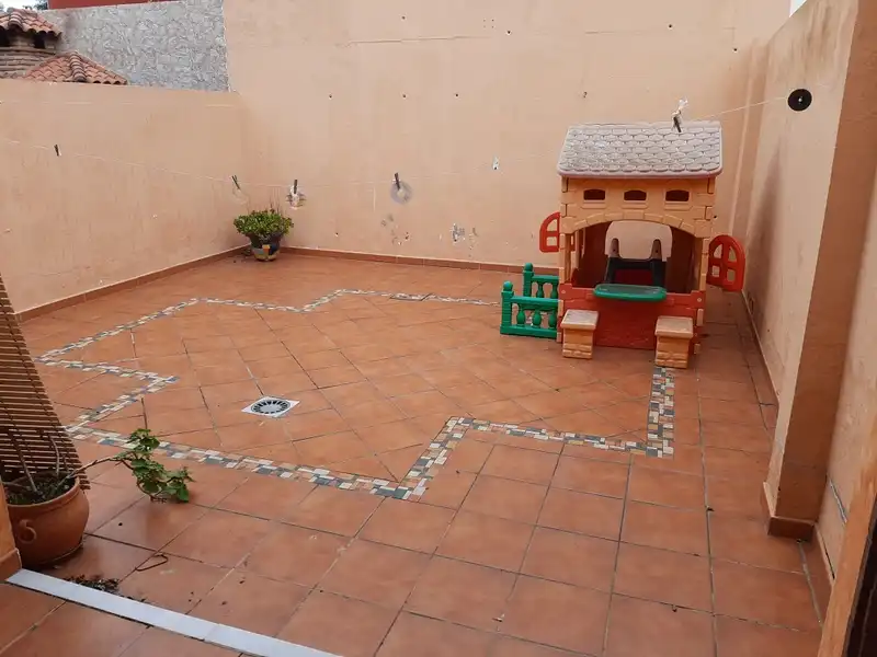 Terrace of Detached homes for rent in Los Barrios  with Air Conditioner, Heating and Furnished