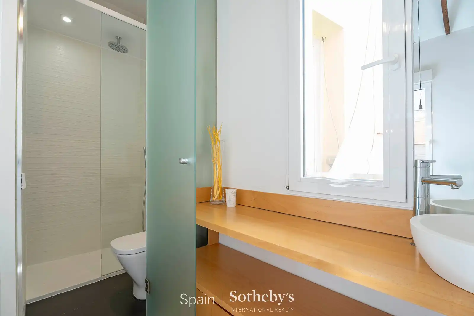 Baño de Apartamento en venta en Madrid con Aire acondicionado y Calefacción