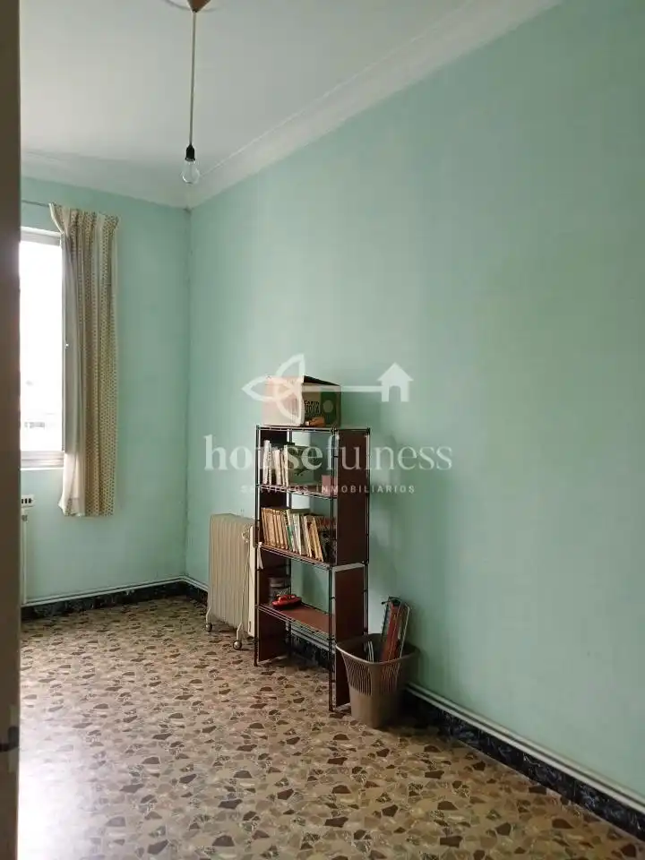 Habitación de Edificio en venta en Fene