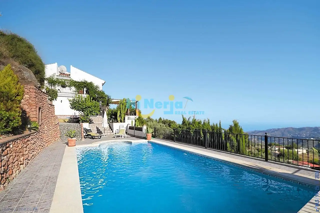 Casa con piscina en venta en Frigiliana, imagen 2
