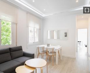 Sala d'estar de Pis de lloguer en L'Hospitalet de Llobregat amb Aire condicionat, Calefacció i Moblat