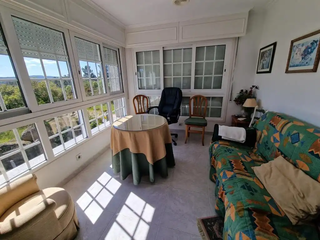 Habitación de Casa o chalet en venta en Ourense Capital  con Calefacción, Jardín privado y Parquet
