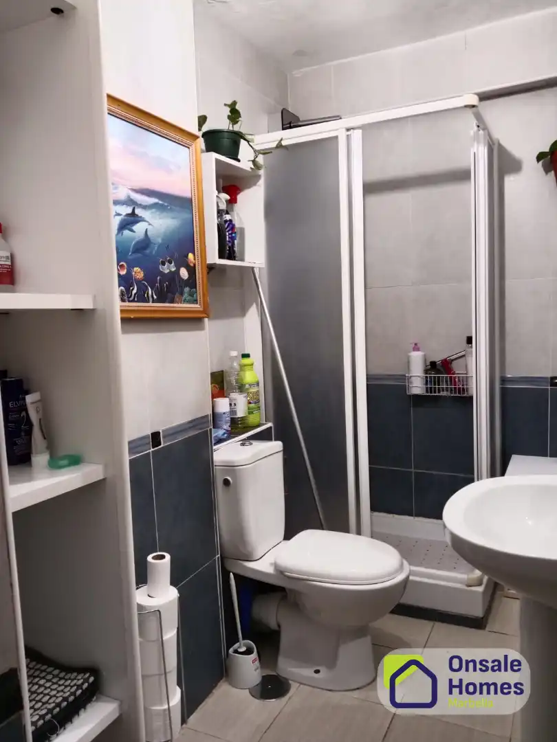Baño de Piso en venta en Marbella con Aire acondicionado, Jardín privado y Terraza