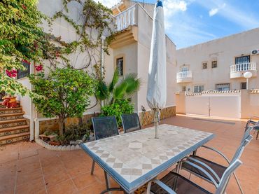 Chalet con piscina en venta en Ciudad Quesada