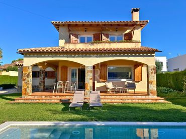 Chalet con piscina en venta en Coma-ruga platja