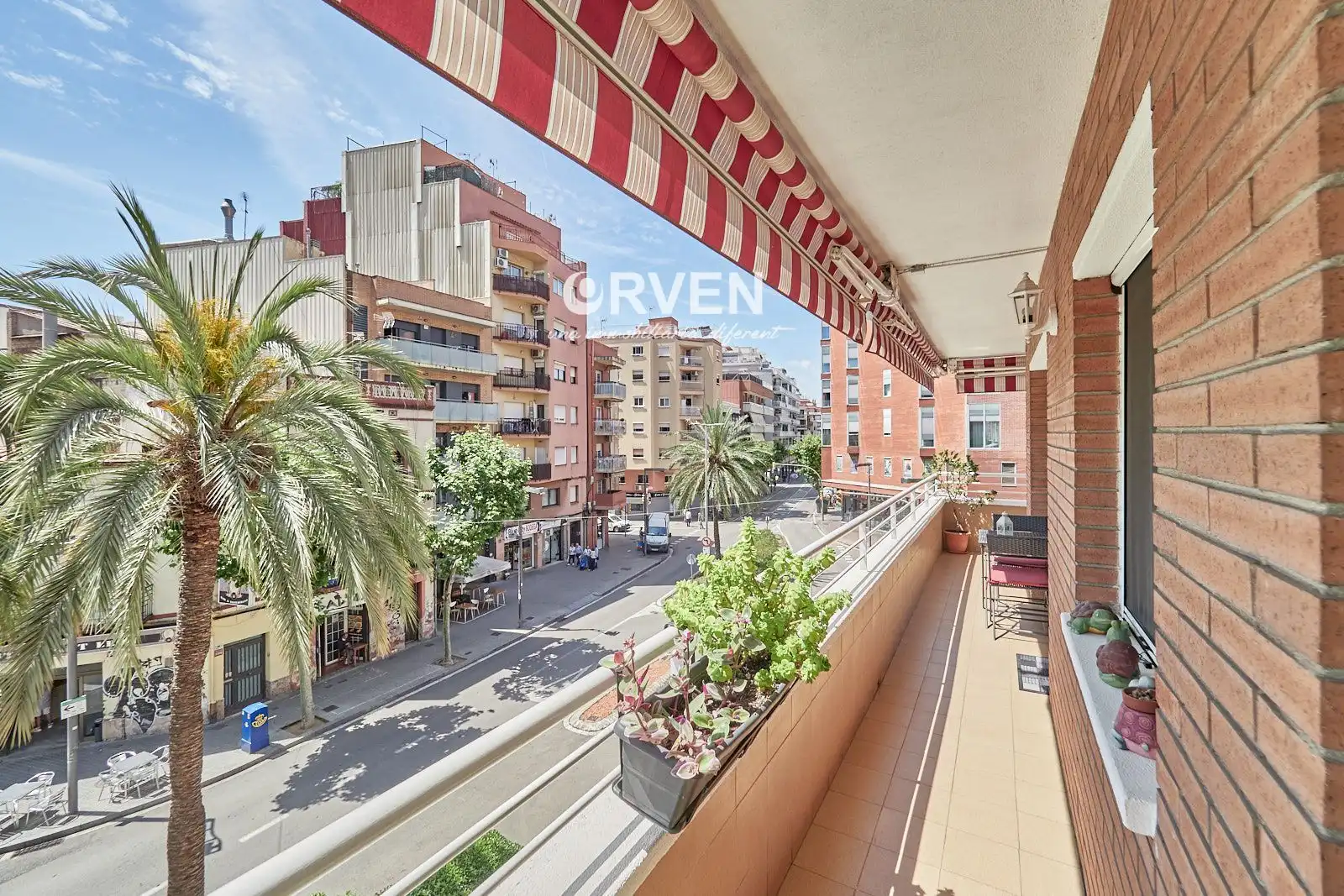 Außenansicht von Wohnung zum Verkauf in L'Hospitalet de Llobregat mit Klimaanlage, Heizung und Terrasse