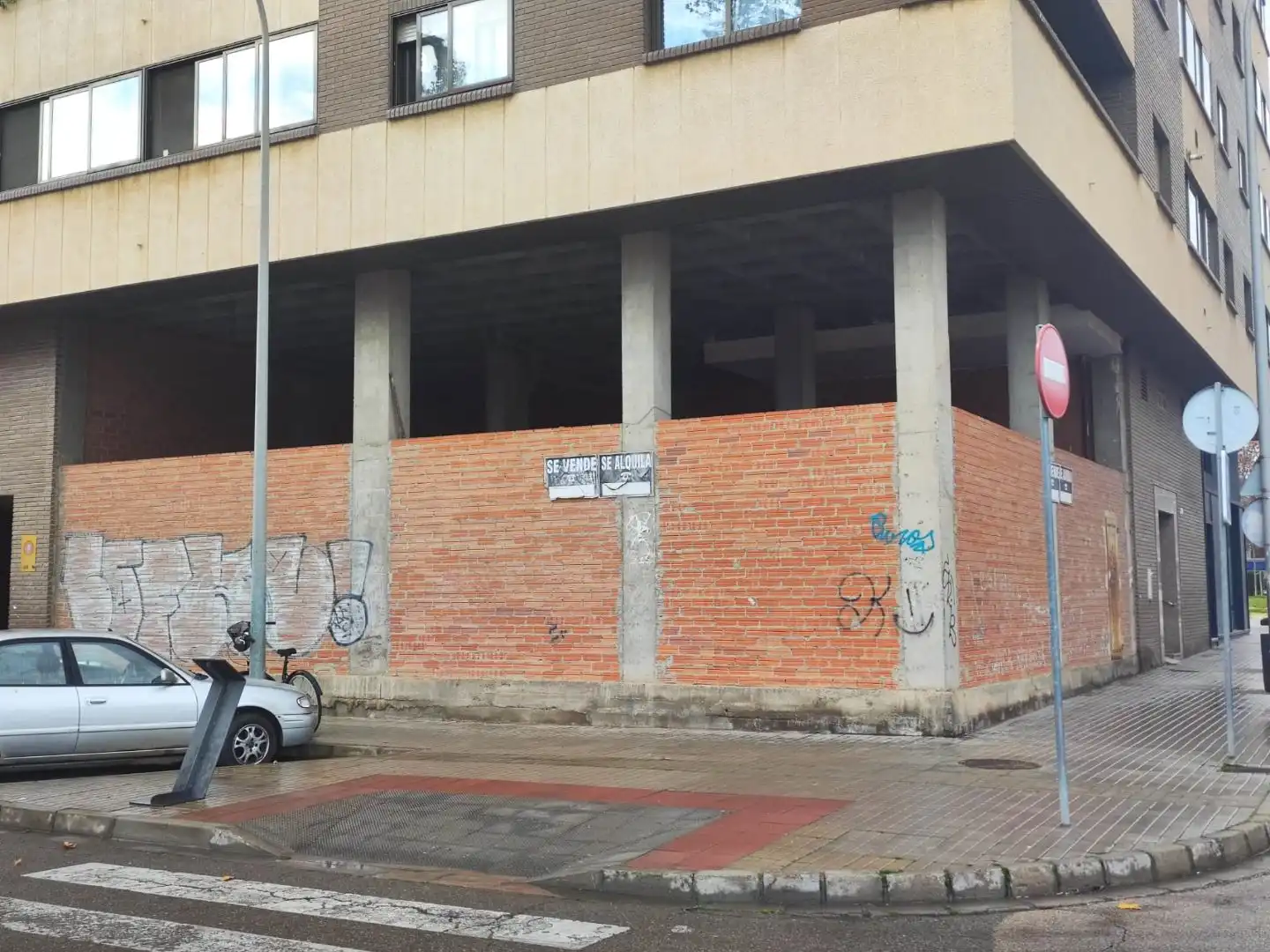 Außenansicht von Geschaftsraum zum Verkauf in Huesca