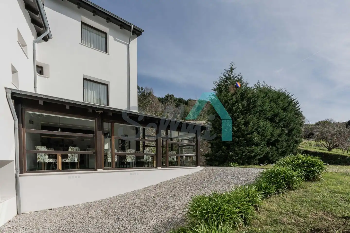 Vista exterior de Casa o xalet en venda en Valdés - Luarca amb Calefacció, Jardí privat i Terrassa