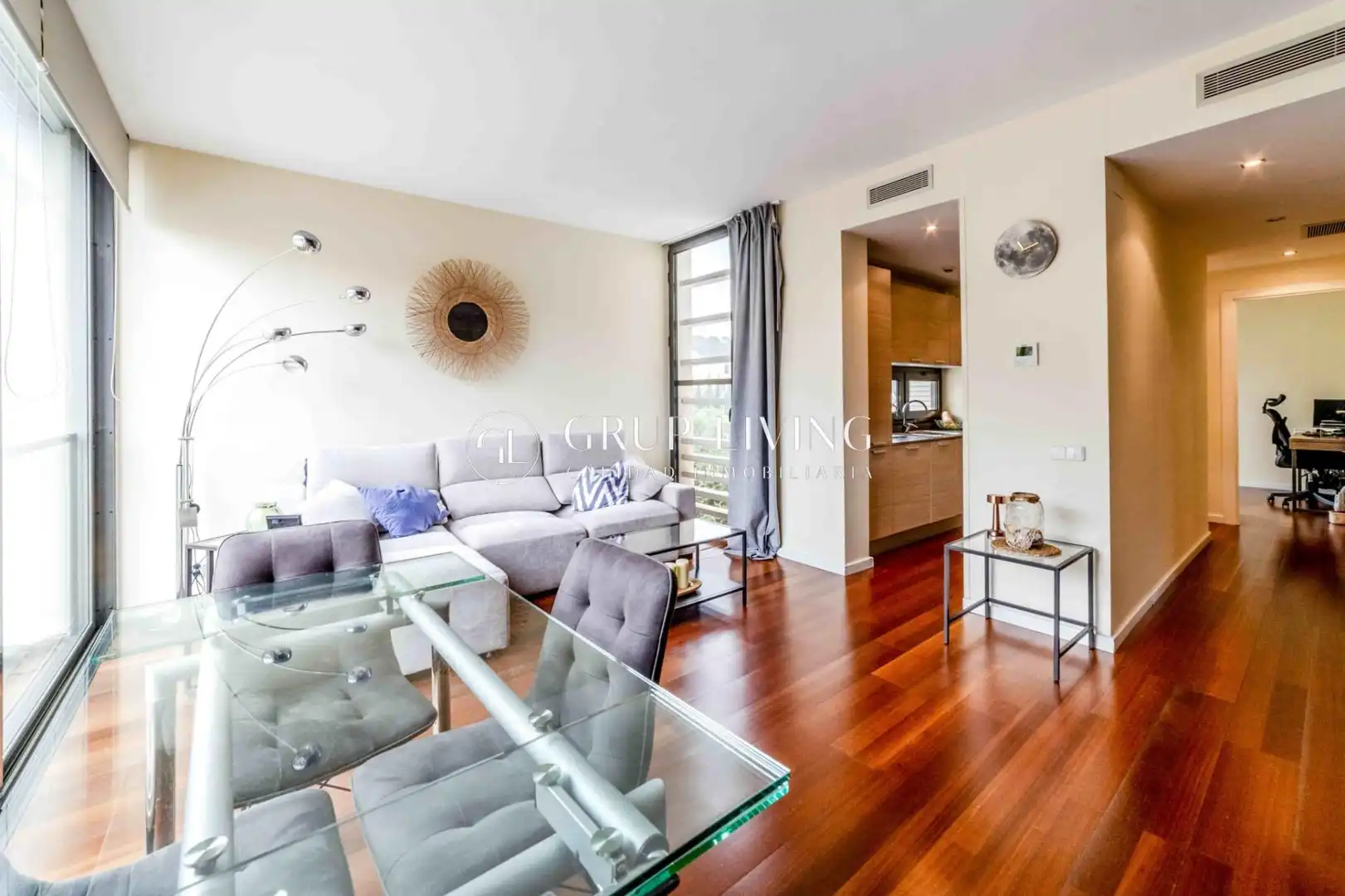 Living room of Flat for sale in Sitges  with Air Conditioner, Heating and Parquet flooring