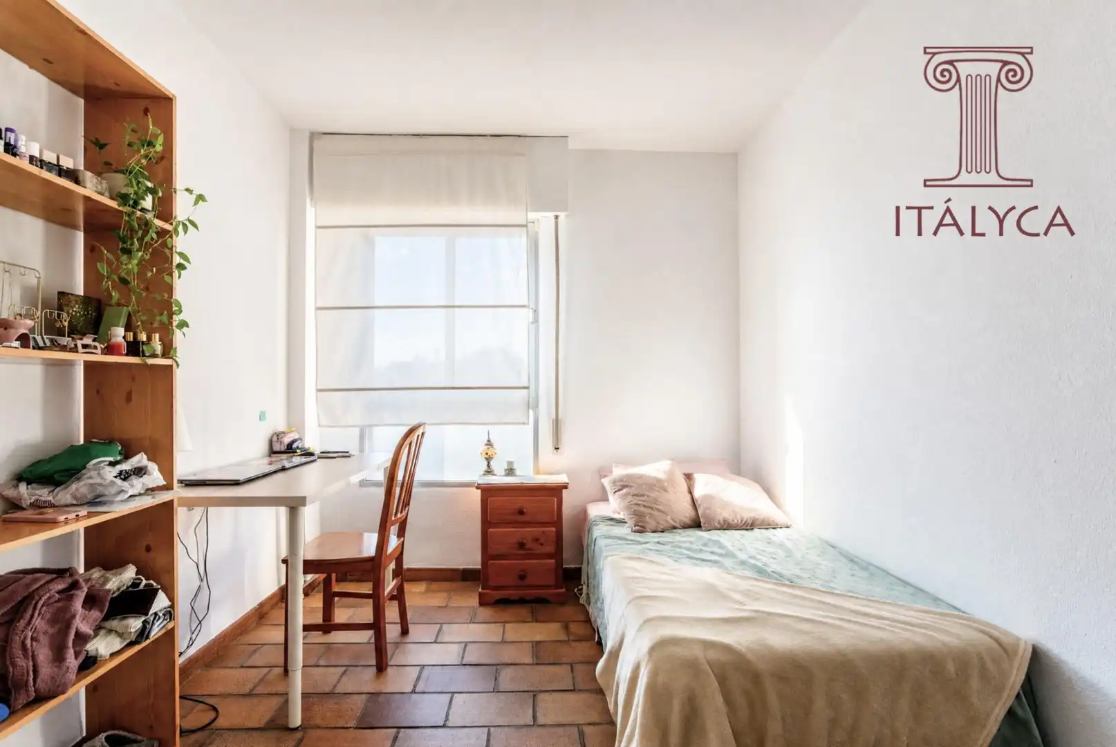 Bedroom of Flat for sale in Sevilla  with Air Conditioner, Heating and Terrace