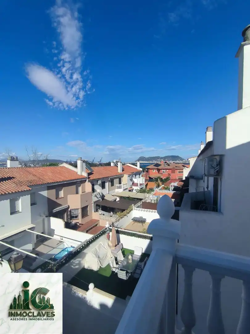 Exterior view of Detached homes for sale in Algeciras  with Terrace and Furnished